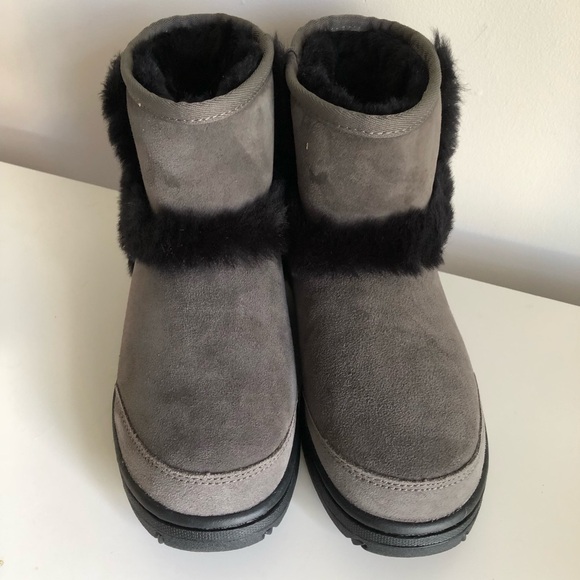 NEW UGG Women Sz 7 Sunburst Mini Genuine Shearling Bootie Grey - Picture 2 of 9